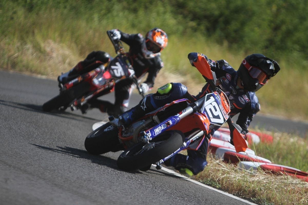 Jelang Grand Final Kejurnas SuperAdventure SuperMoto Race Pembalap Asing Sangat Mewaspadai Gerakan Unik Pembalap Indonesia